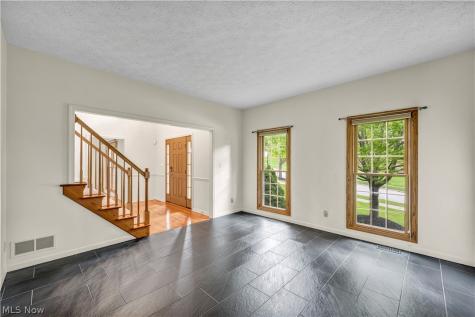 2728 High Hampton Trail Cuyahoga Falls OH 44223