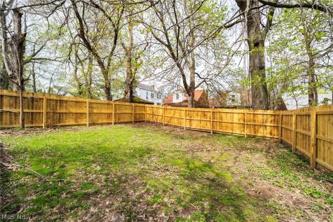 130 Roslyn Drive Youngstown OH 44505