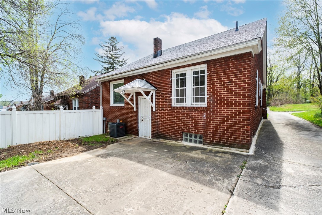 130 Roslyn Drive Youngstown OH 44505