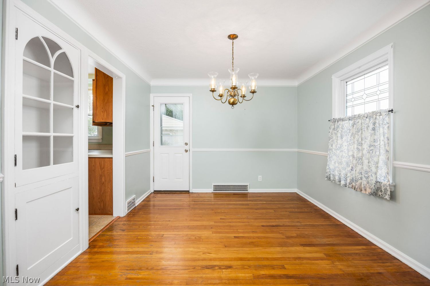 8905 Beech Avenue Cleveland OH 44144