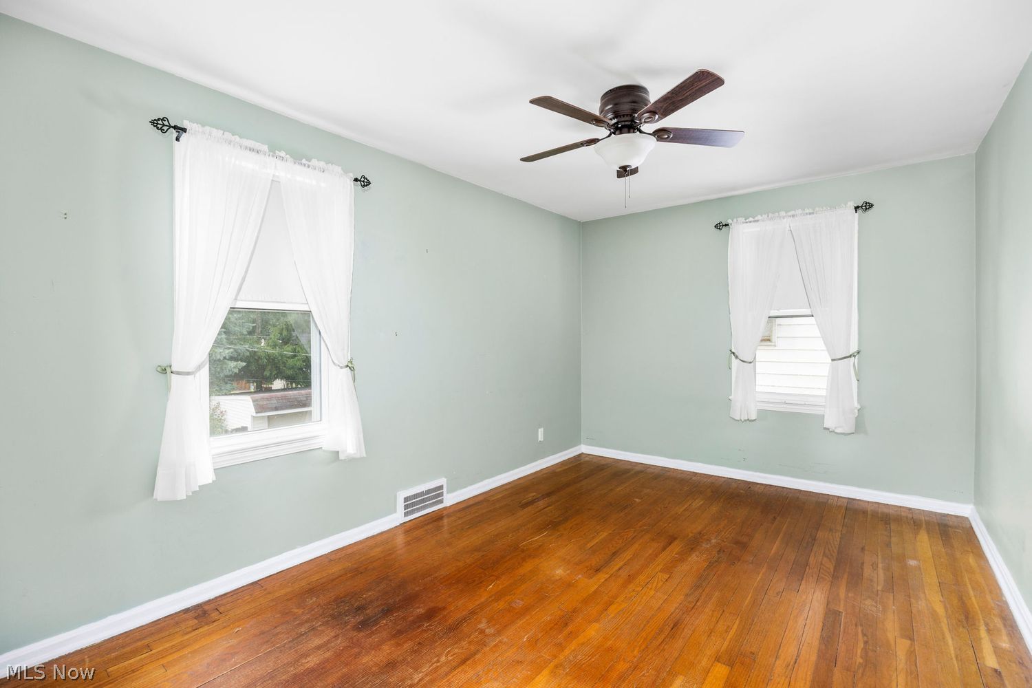 8905 Beech Avenue Cleveland OH 44144