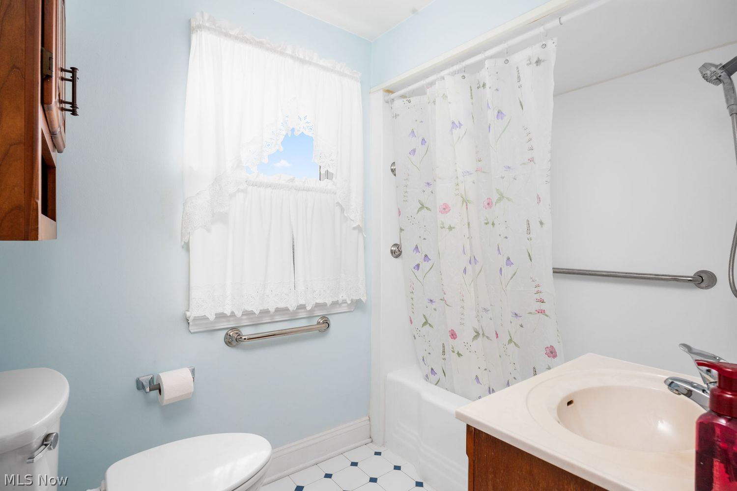 8905 Beech Avenue Cleveland OH 44144