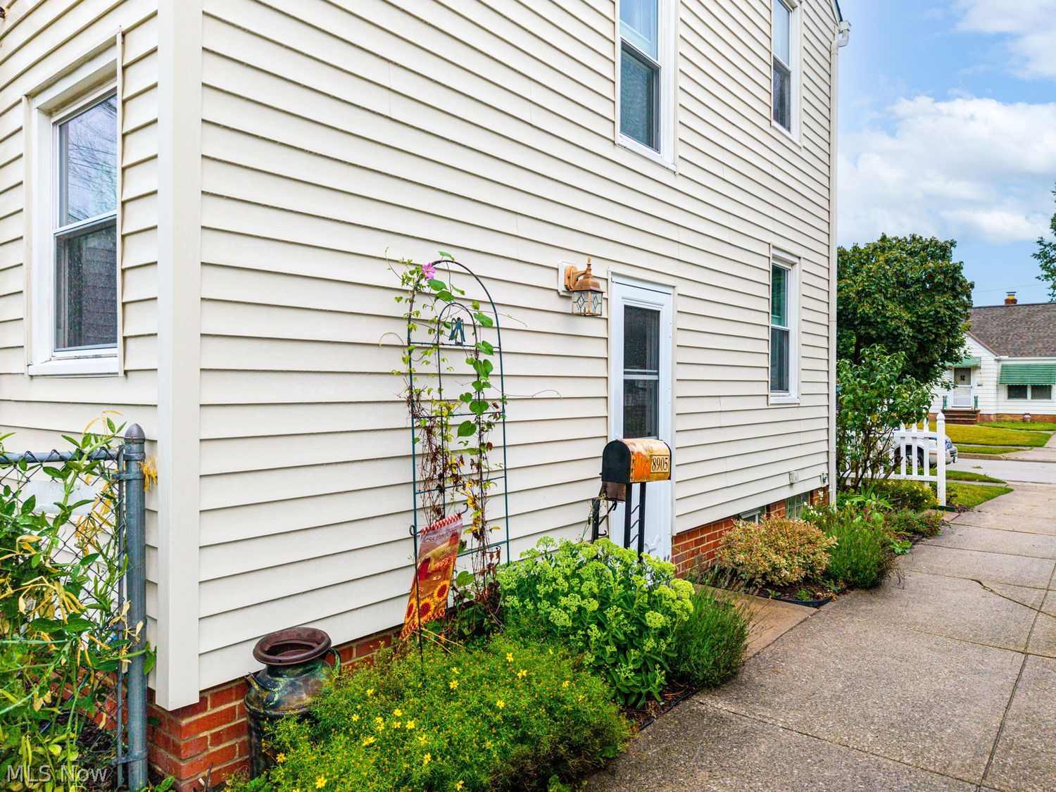 8905 Beech Avenue Cleveland OH 44144