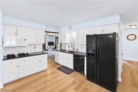 4701 Brook Lane Brooklyn OH 44144
