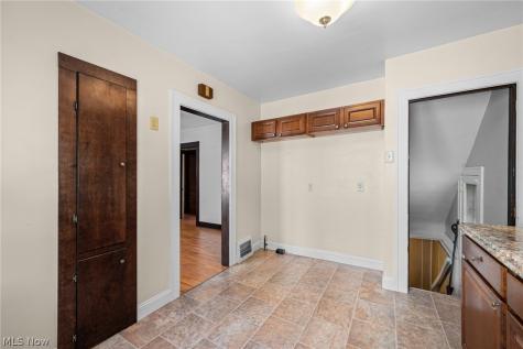 14104 Carrydale Avenue Cleveland OH 44111