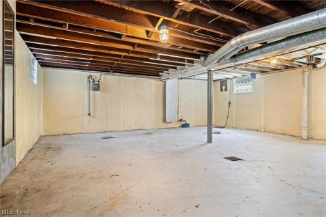 14104 Carrydale Avenue Cleveland OH 44111