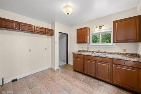 14104 Carrydale Avenue Cleveland OH 44111