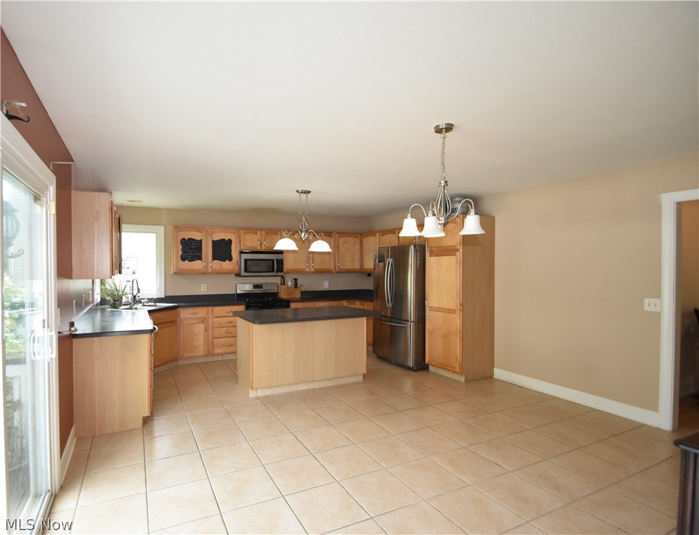 2145 Squirrel Run Mineral Ridge OH 44440
