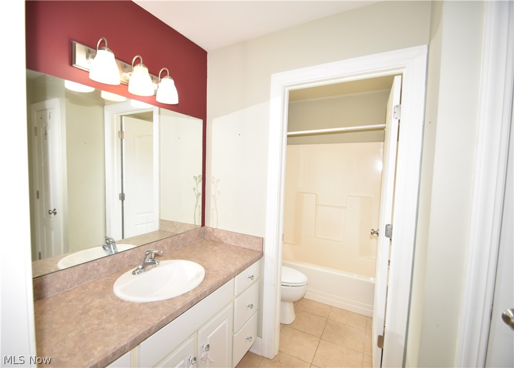 2145 Squirrel Run Mineral Ridge OH 44440