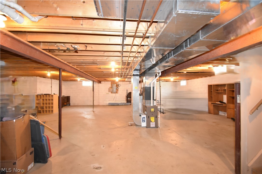 2145 Squirrel Run Mineral Ridge OH 44440