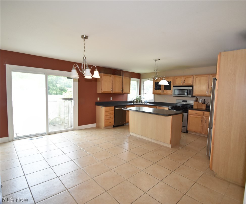 2145 Squirrel Run Mineral Ridge OH 44440