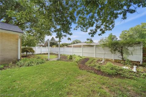 2769 Englewood Drive NE Canton OH 44721