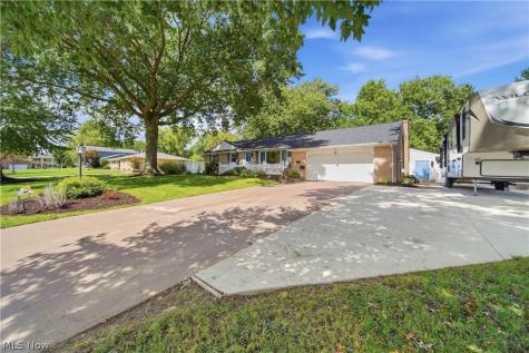 2769 Englewood Drive NE Canton OH 44721