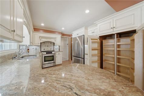 2769 Englewood Drive NE Canton OH 44721
