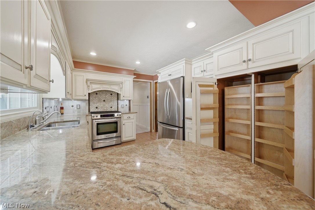 2769 Englewood Drive NE Canton OH 44721