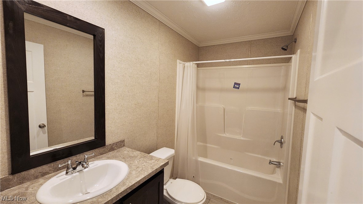 8323 Eagle Road Kirtland OH 44094