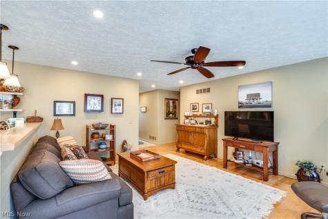 824 Willow Creek Drive Akron OH 44333