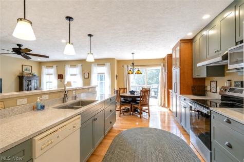 824 Willow Creek Drive Akron OH 44333