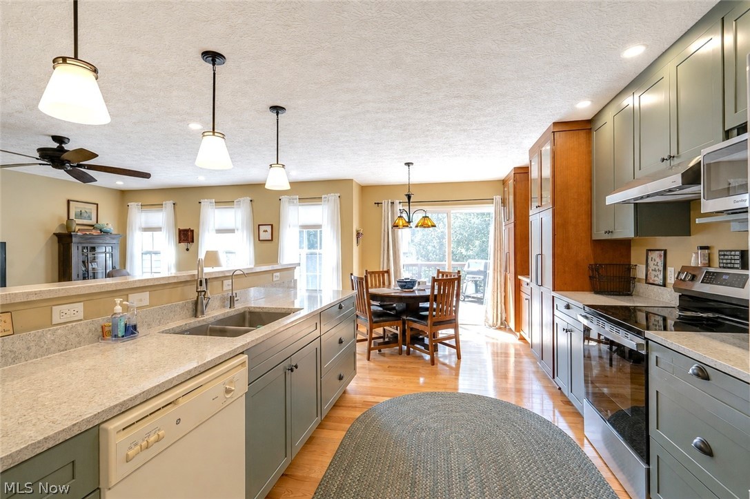 824 Willow Creek Drive Akron OH 44333