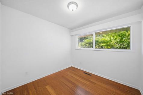 5294 Dogwood Trail Lyndhurst OH 44124