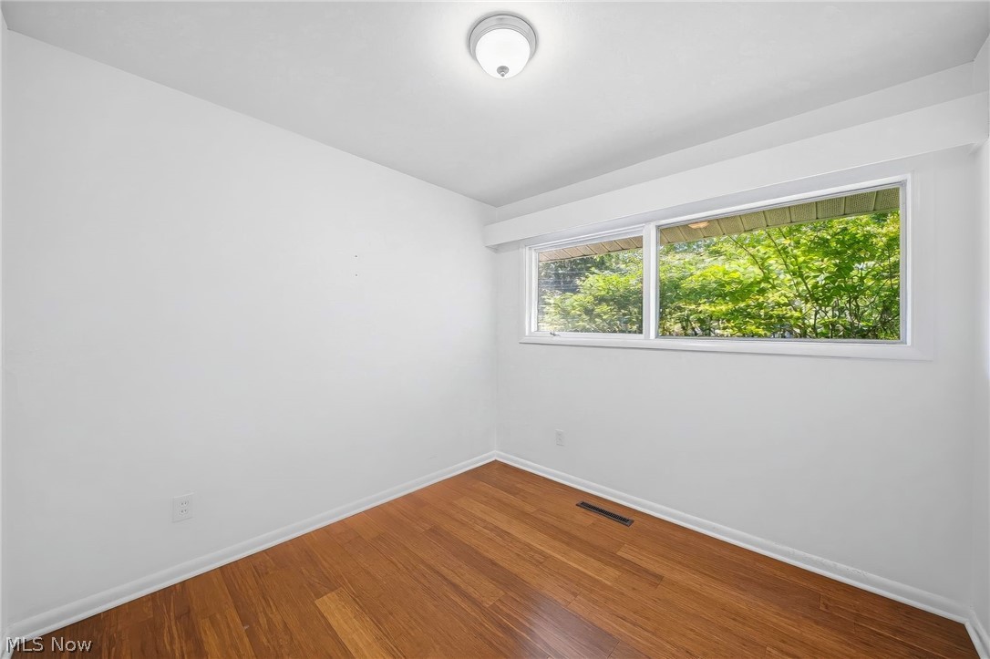 5294 Dogwood Trail Lyndhurst OH 44124