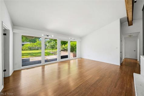 5294 Dogwood Trail Lyndhurst OH 44124