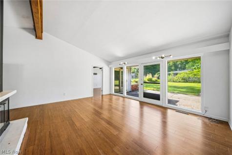 5294 Dogwood Trail Lyndhurst OH 44124