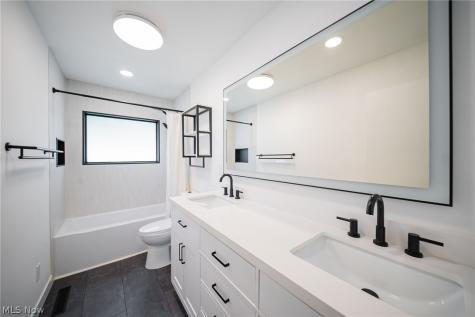 5294 Dogwood Trail Lyndhurst OH 44124