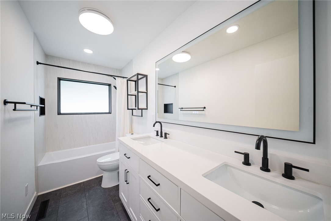 5294 Dogwood Trail Lyndhurst OH 44124