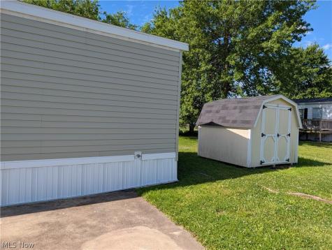 205 Larkstone Place Elyria OH 44035