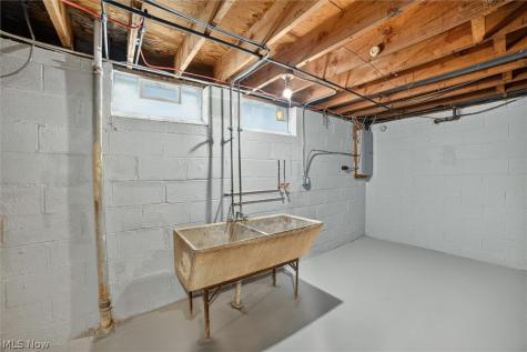 4668 Beechgrove Avenue Garfield Heights OH 44125