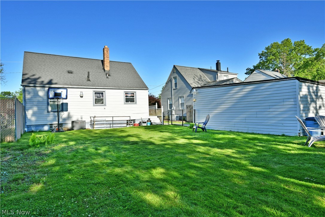 394 Meadowbrook Avenue SE Warren OH 44483