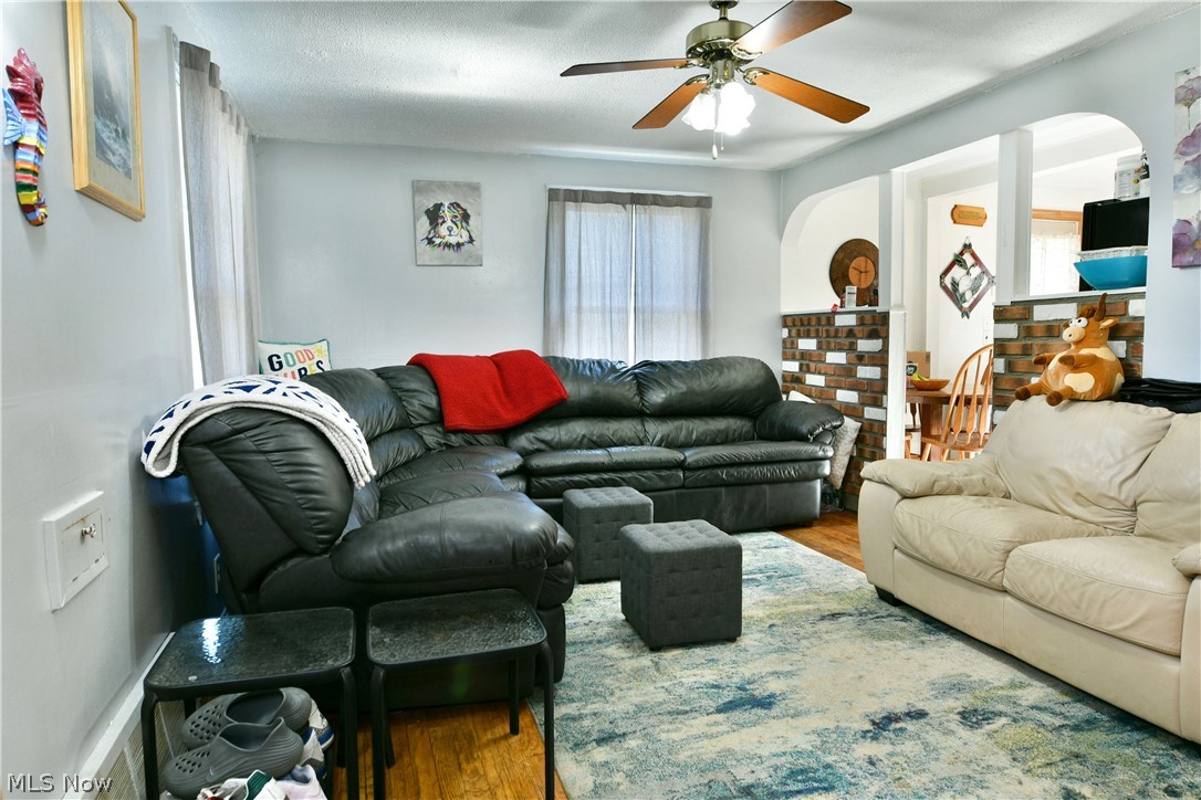 394 Meadowbrook Avenue SE Warren OH 44483