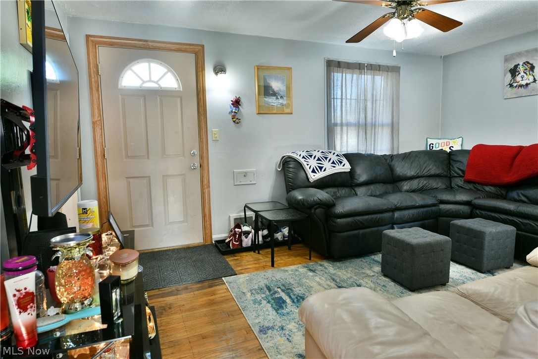 394 Meadowbrook Avenue SE Warren OH 44483