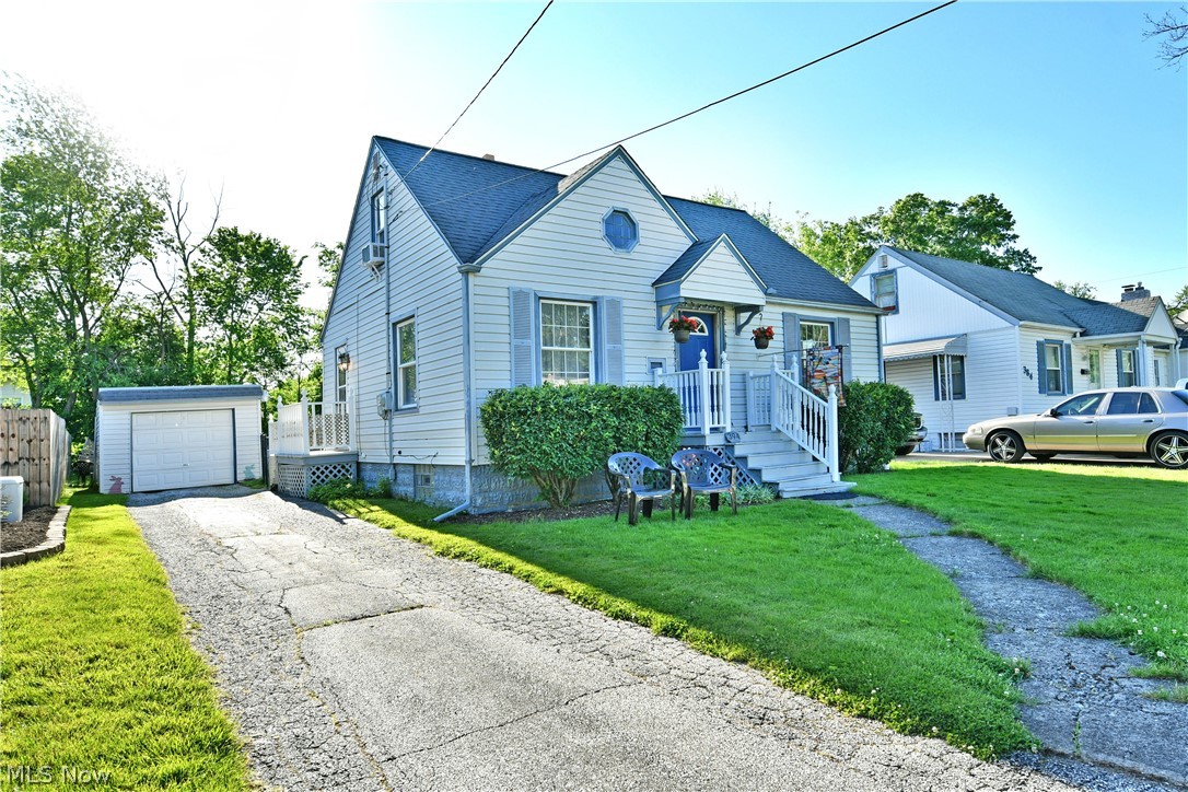 394 Meadowbrook Avenue SE Warren OH 44483