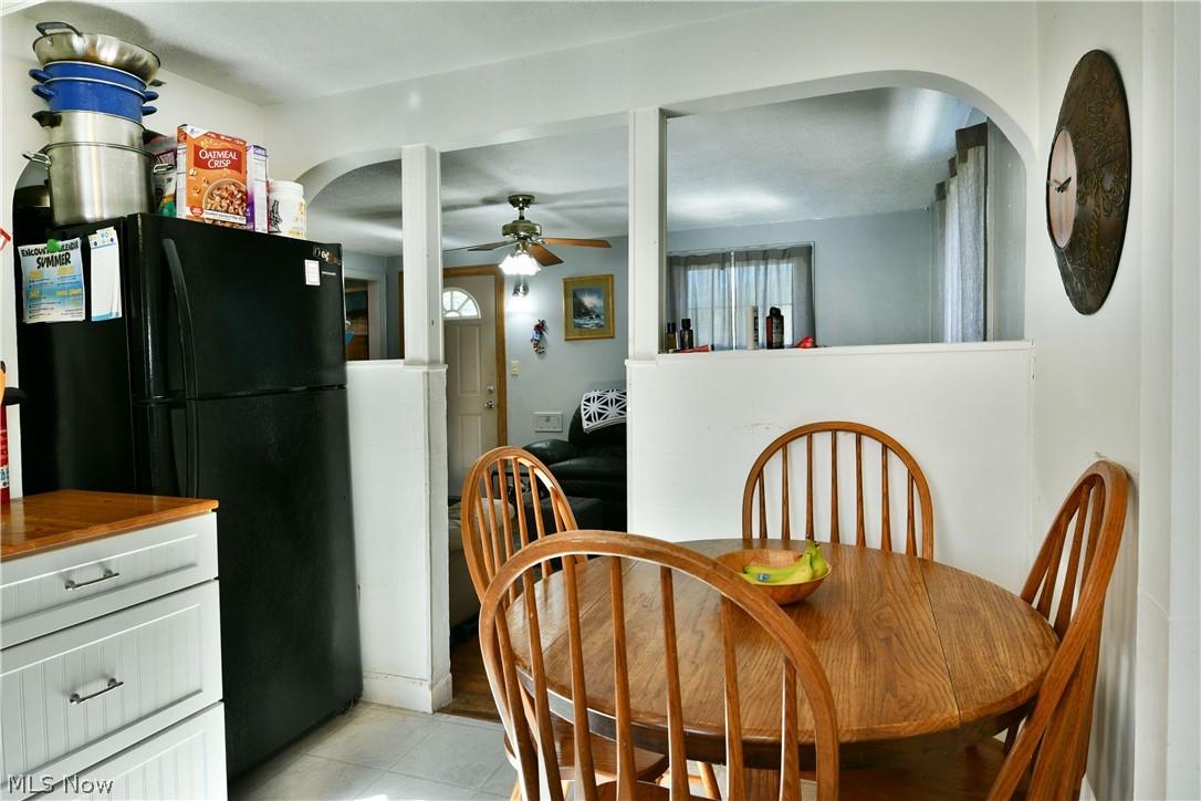 394 Meadowbrook Avenue SE Warren OH 44483