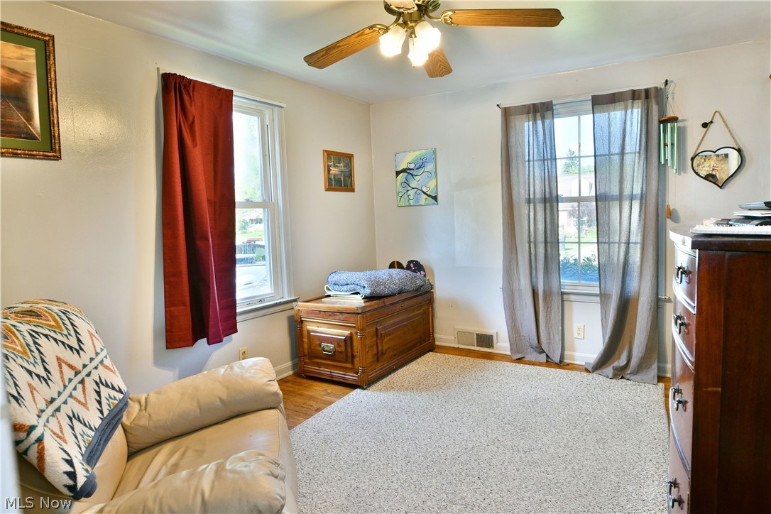 394 Meadowbrook Avenue SE Warren OH 44483