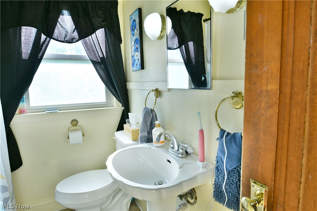 394 Meadowbrook Avenue SE Warren OH 44483