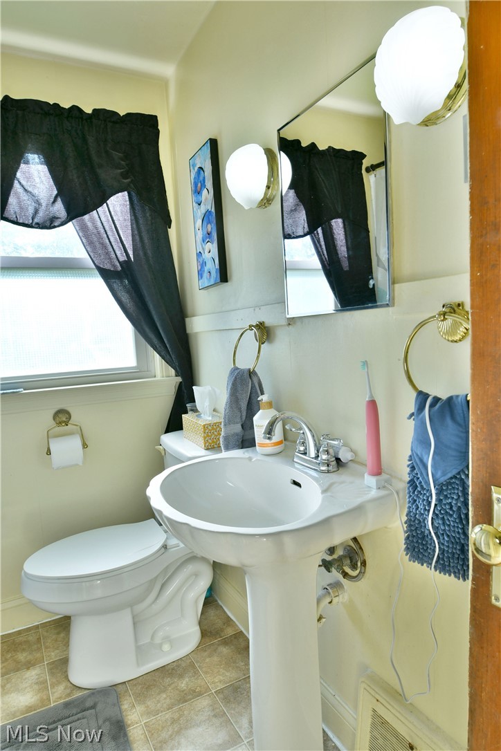 394 Meadowbrook Avenue SE Warren OH 44483
