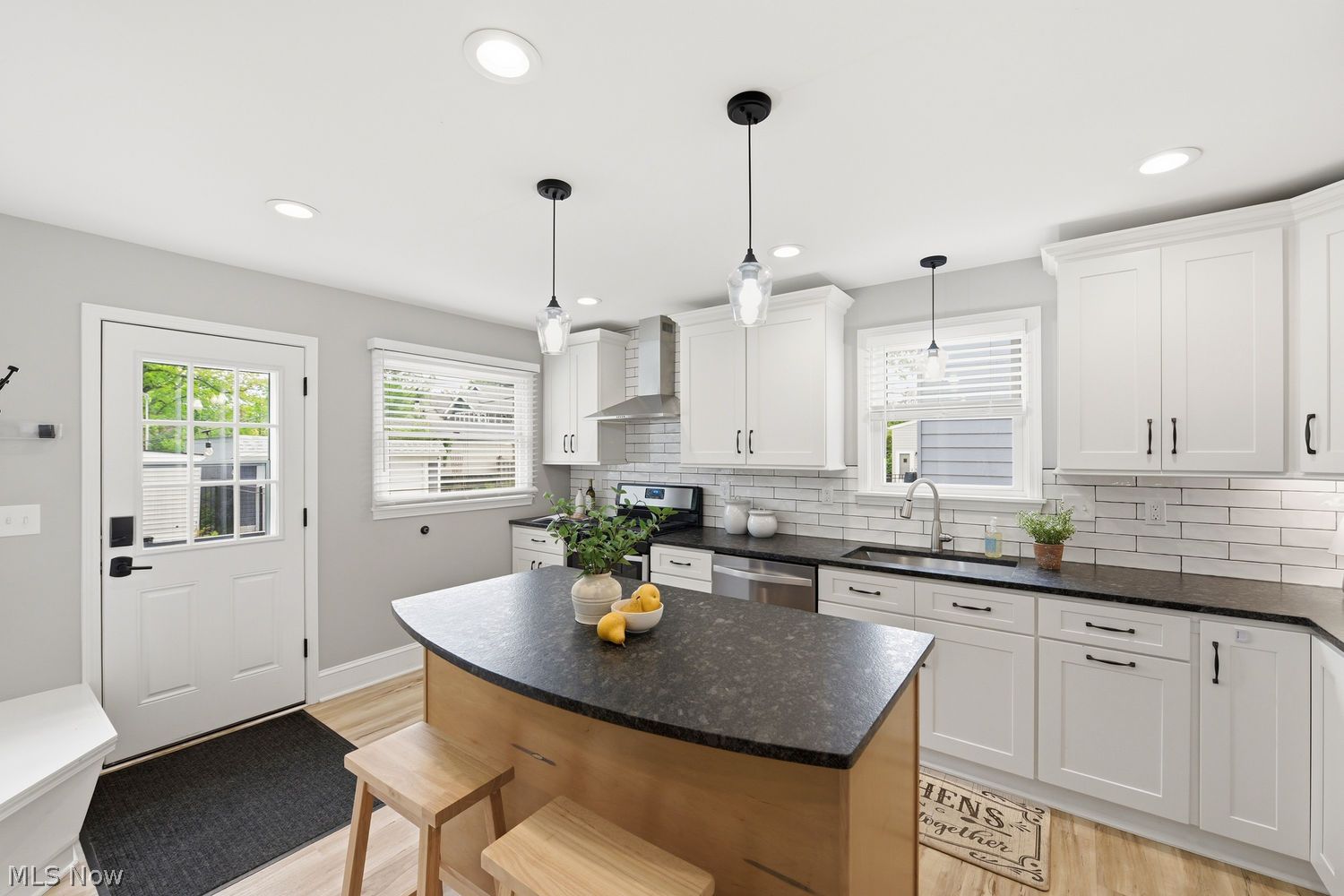 1247 Thoreau Road Lakewood OH 44107
