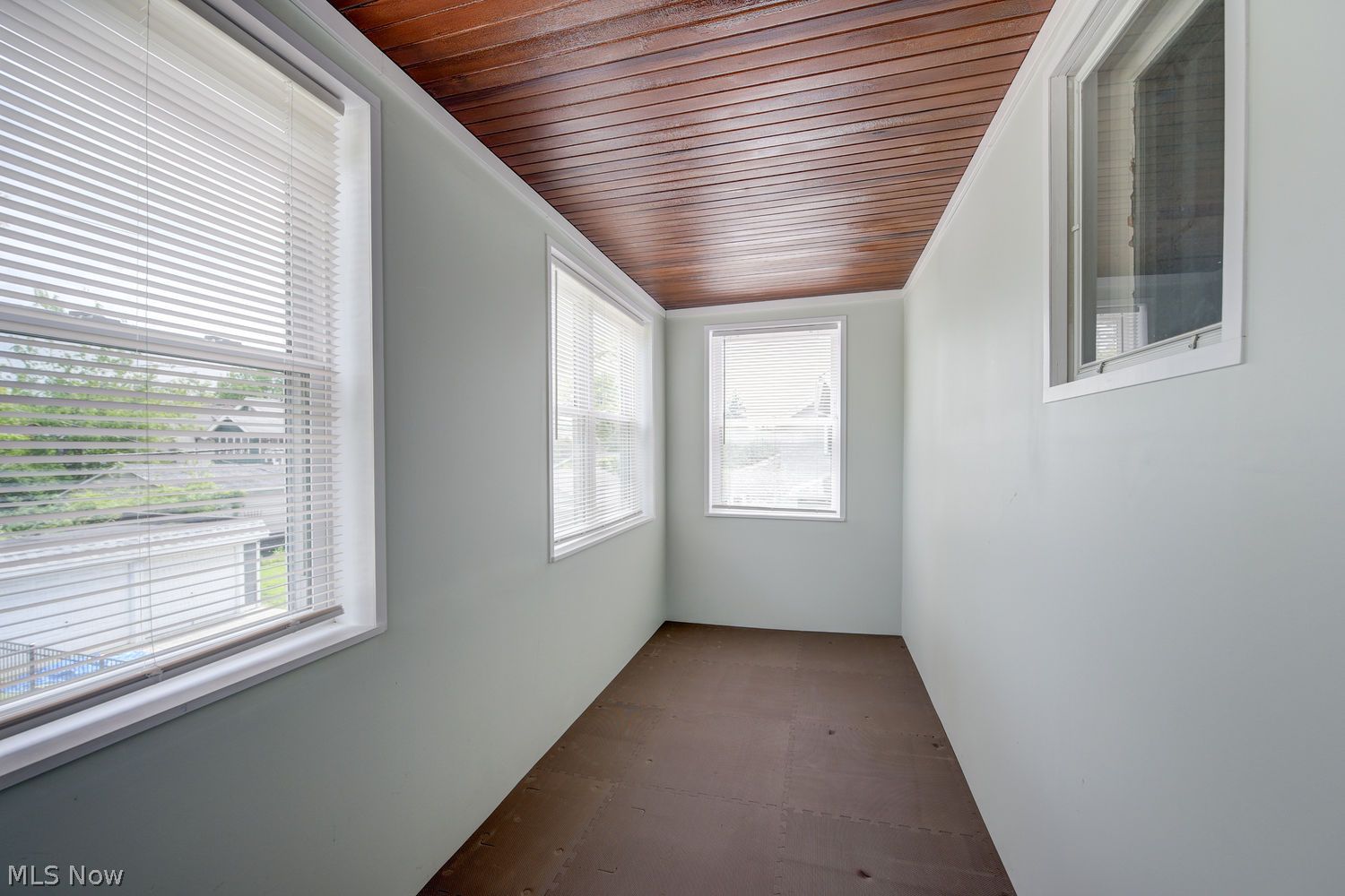 1247 Thoreau Road Lakewood OH 44107