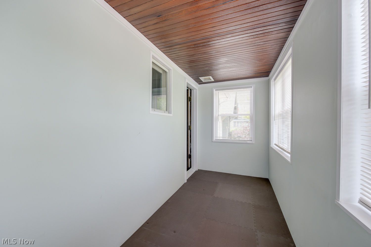 1247 Thoreau Road Lakewood OH 44107
