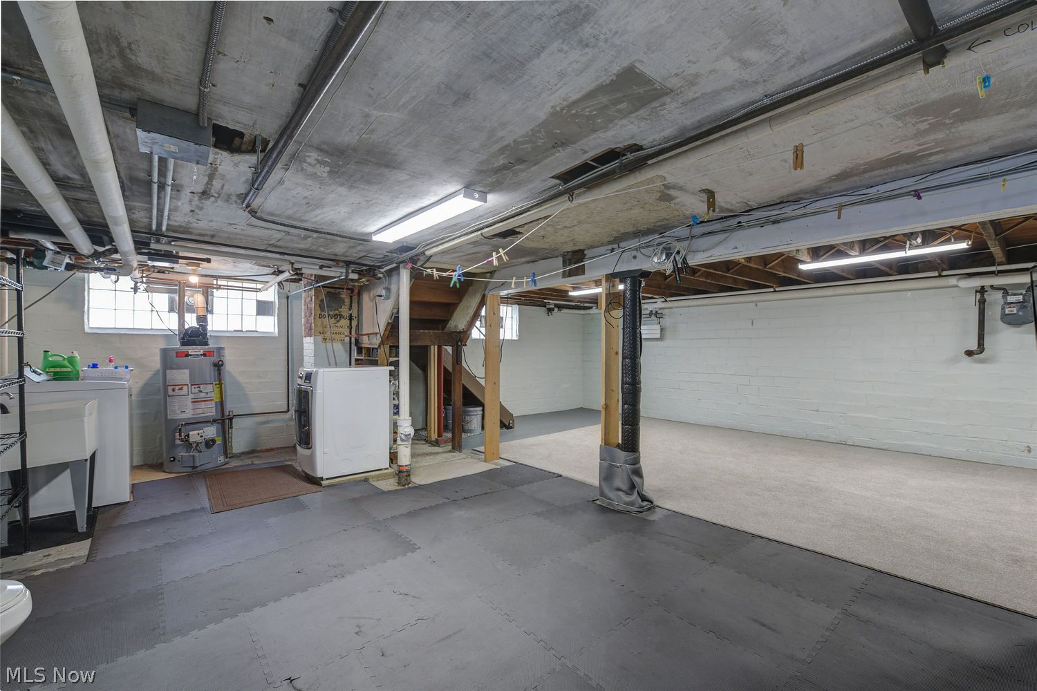 1247 Thoreau Road Lakewood OH 44107