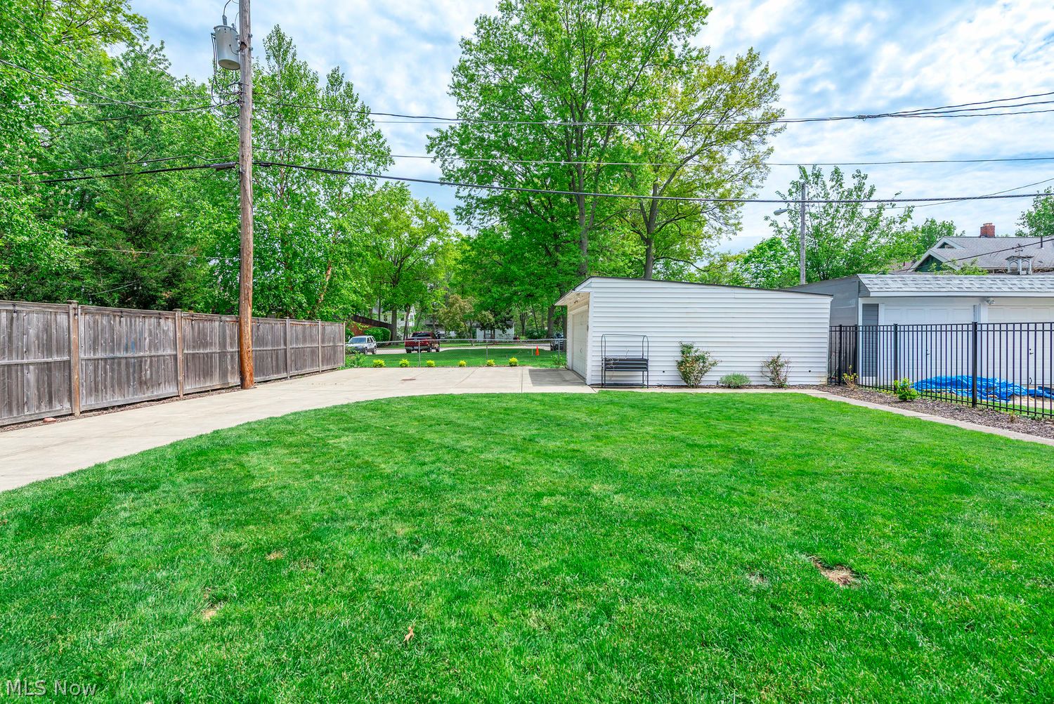 1247 Thoreau Road Lakewood OH 44107