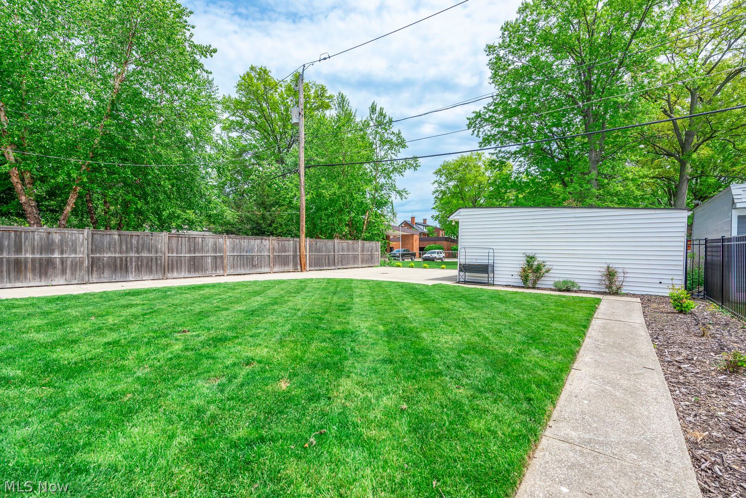 1247 Thoreau Road Lakewood OH 44107