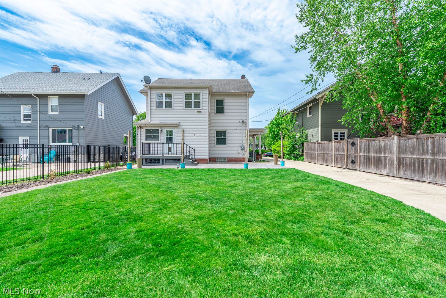 1247 Thoreau Road Lakewood OH 44107
