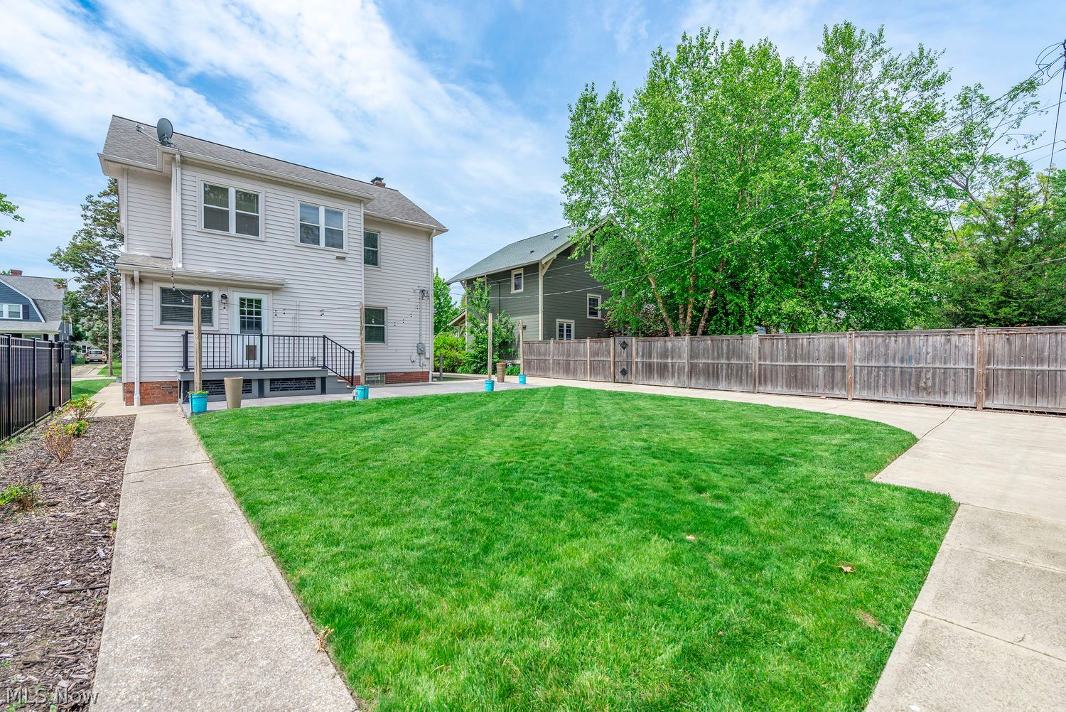1247 Thoreau Road Lakewood OH 44107