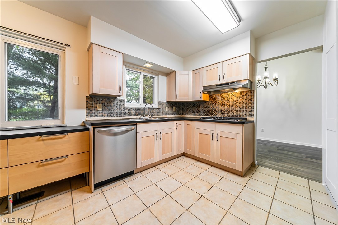21298 Nottingham Drive Cleveland OH 44126