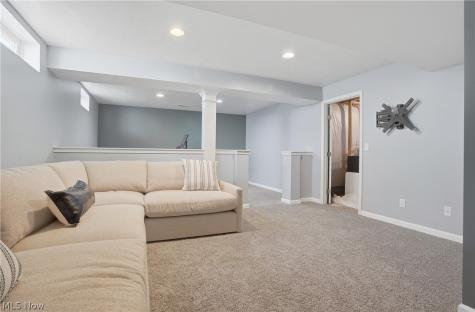 563 Colonial Drive Painesville OH 44077