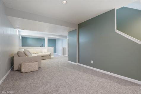 563 Colonial Drive Painesville OH 44077